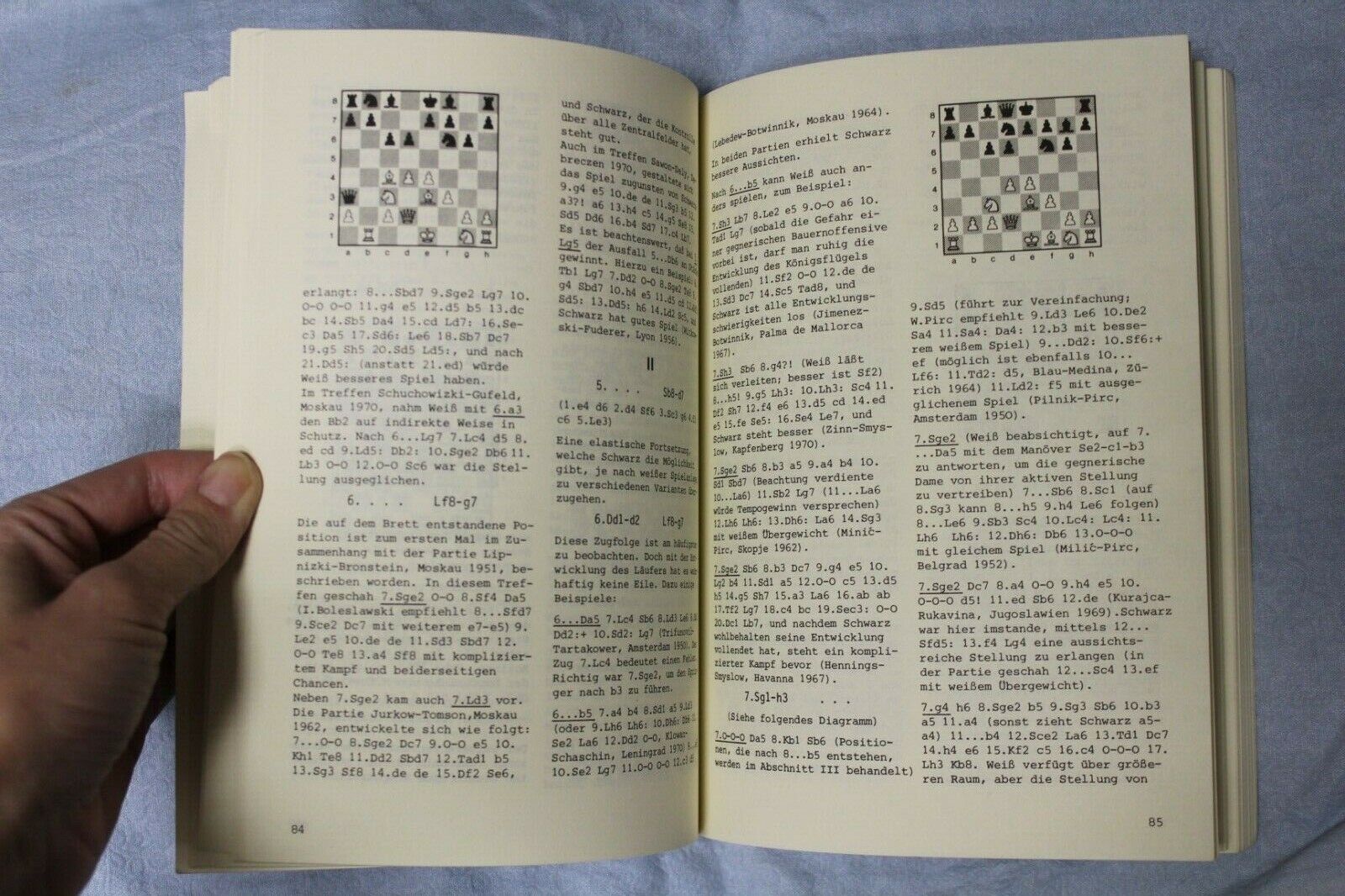 11120.Chess Book: signed Friedstein for Karpov, Pirc-Ufimzew Verteidingung, 1977
