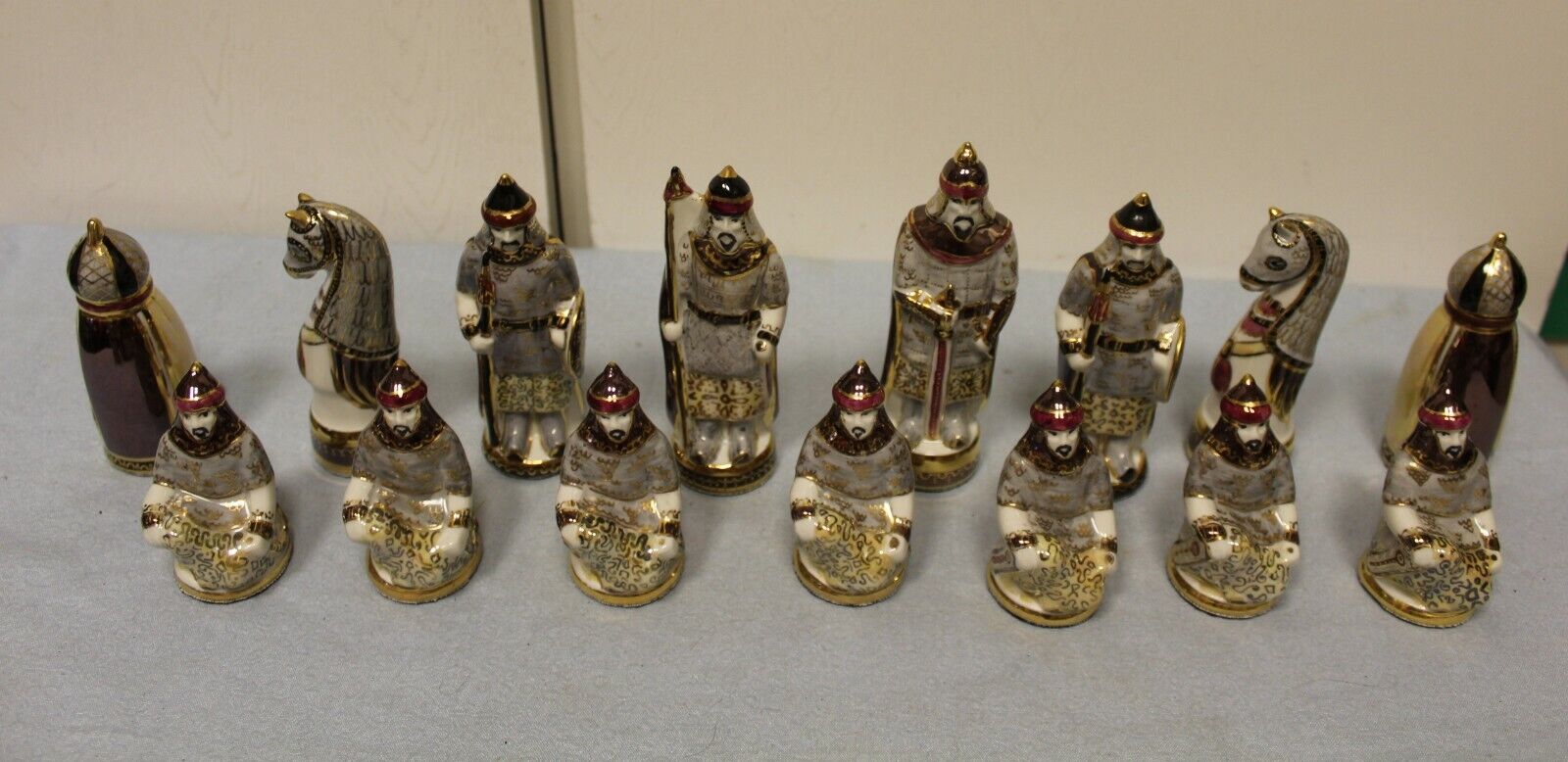 11597.Russian Porcelain Chess Pieces. Very Rare. Absent in Porcelain chess index