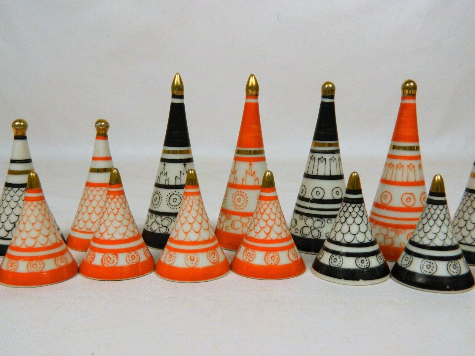 11910.Unique Russian Ukrainian Porcelain Chess Pieces. Baranovka. 1970s